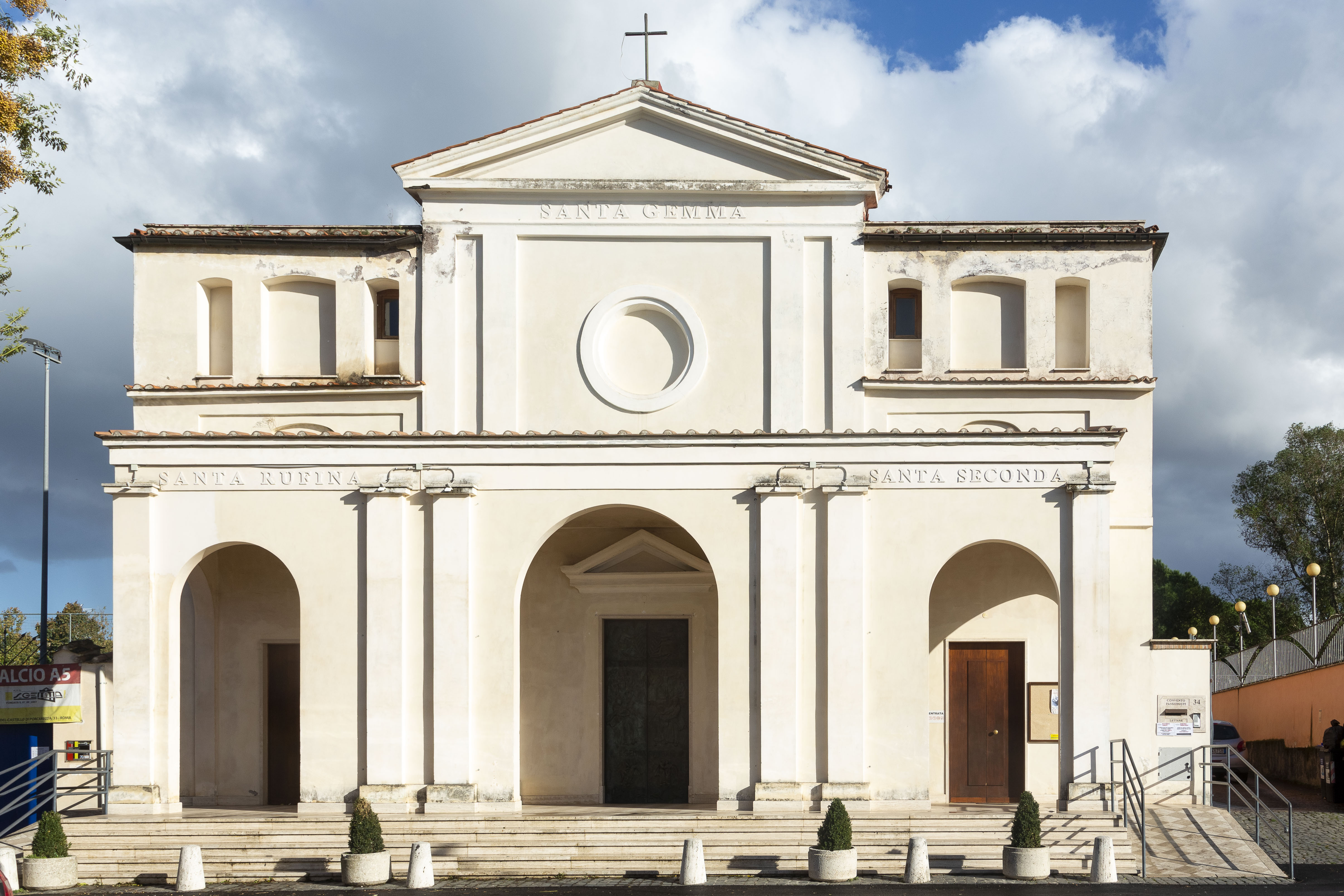 Esterno della Chiesa – Parrocchia Ss. Rufina e Seconda – Chiesa di S. Gemma  Galgani